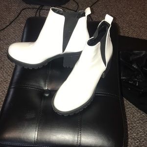 White/black ankle boots